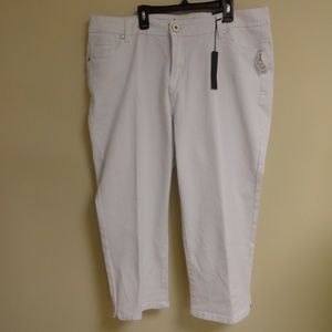 NWT - White Crop Jean